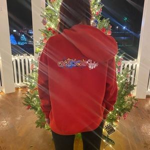 Selling an adidas women’s hoodie size medium only worn 2 times